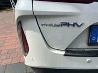 gebraucht Toyota Prius Plugin weiß Metallic