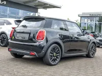 Gebraucht Mini Cooper SE 135 kW (184 PS) 2023 Schwarz Kleinwagen