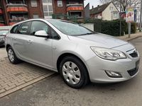 Gebraucht Opel Astra Edition 140 PS (102 kW) 2012 Silber Kombi