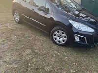 Gebraucht Peugeot 308 Tendance 98 PS (72 kW) 2011 Schwarz Limousine