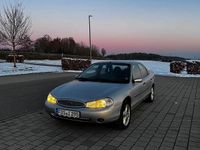 Gebraucht Ford Mondeo 118 PS (86 kW) 1998 Silber Limousine
