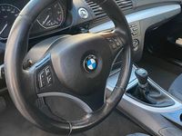 Gebraucht BMW 116 122 PS (89 kW) 2009 Rot Kleinwagen