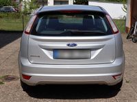 Usado Ford Focus 100 CV (73 kW) 2010 Plateado Berlina