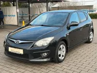 Gebraucht Hyundai i30 105 PS (77 kW) 2010 Schwarz Limousine