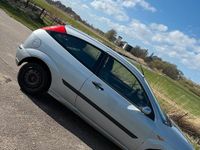 Second-hand Ford Focus 75 CP (55 kW) 2004 Gri Hatchback
