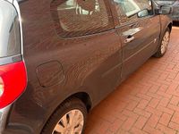 Gebraucht Renault Clio II 74 PS (54 kW) 2008 Schwarz Kleinwagen