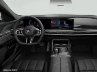 Gebraucht BMW 750e Comfort Edition 489 PS (359 kW) 2025 Mineralweiß metallic Limousine