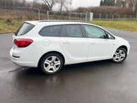 Gebraucht Opel Astra 140 PS (102 kW) 2011 Kombi