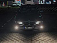Gebraucht BMW 320 150 PS (110 kW) 2001 Grün Kombi