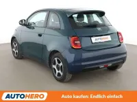 Gebraucht Fiat 500e Action 69 kW (95 PS) 2023 Grün Kleinwagen