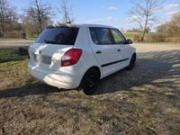 Gebraucht Skoda Fabia 60 PS (44 kW) 2011 Weiß Kleinwagen
