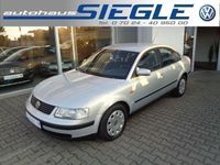 Gebraucht VW Passat 101 PS (74 kW) 1998 Silber metallic Limousine