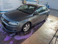 Second-hand VW Jetta 105 CP (77 kW) 2012 Gri Berlinǎ