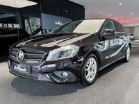 Gebraucht Mercedes A180 121 PS (88 kW) 2015 Violett Limousine