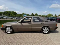 Używany Mercedes 190 75 KM (55 kW) 1989 Andere farben Sedan/Limuzyna