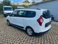 Gebraucht Dacia Lodgy Lauréate 102 PS (75 kW) 2017 Weiß Van / Kleinbus