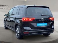 Gebraucht VW Touran Move 150 PS (110 kW) 2024 Schwarz (deep black perleffekt) Van / Kleinbus