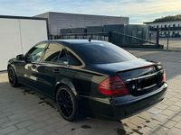 Gebraucht Mercedes E220 136 PS (100 kW) 2007 Schwarz Limousine
