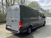 Gebraucht VW Crafter 177 PS (130 kW) 2023 Grau Van