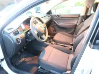 Käytetty Skoda Rapid 75 HP (55 kW) 2014 Valkoinen Sedan