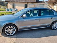 Gebraucht Skoda Superb Elegance 160 PS (117 kW) 2012 Grau Limousine