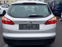 Gebraucht Ford Focus Trend 116 PS (85 kW) 2011 Silber Limousine