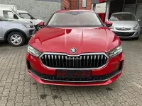 Gebraucht Skoda Superb LAURIN & KLEMENT 150 PS (110 kW) 2024 Carminrot metallic Kombi