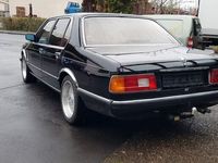 Gebraucht BMW 735 218 PS (160 kW) 1985 Schwarz metallic Limousine