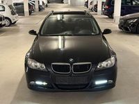 Gebraucht BMW 318 129 PS (94 kW) 2006 Schwarz Kombi