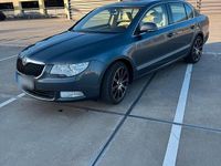 Gebraucht Skoda Superb 170 PS (125 kW) 2009 Grau Limousine