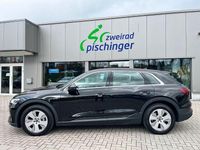 Gebraucht Audi e-tron Basis 300 kW (408 PS) 2022 Schwarz SUV