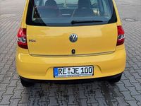 Second-hand VW Fox 54 CP (39 kW) 2005 Galben Hatchback