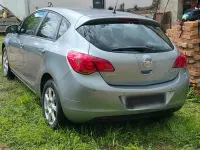 Usado Opel Astra 100 HP (73 kW) 2011 Sedan