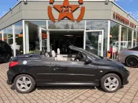 Gebraucht Peugeot 206 CC Platinum 109 PS (80 kW) 2005 Schwarz Cabrio