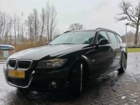 Gebraucht BMW 320 Luxury Line 170 PS (125 kW) 2011 Schwarz Kombi