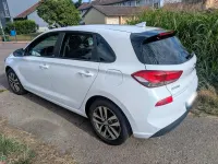 Gebraucht Hyundai i30 140 PS (102 kW) 2019 Weiß Limousine