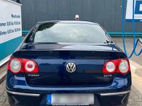 Gebraucht VW Passat 150 PS (110 kW) 2005 Blau Limousine