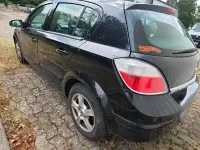 Gebraucht Opel Astra 105 PS (77 kW) 2006 Schwarz Limousine