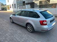 Usado Skoda Octavia Style 150 HP (110 kW) 2018 Prateado Carrinha