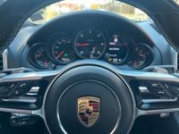 Second-hand Porsche Cayenne 262 CP (192 kW) 2015 Gri SUV