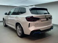 Gebraucht BMW iX3 Impressive 210 kW (286 PS) 2023 Mineralweiß metallic SUV