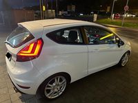 Gebraucht Ford Fiesta 82 PS (60 kW) 2010 Weiß Kleinwagen