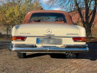 Gebraucht Mercedes W111 SE 150 PS (110 kW) 1967 Beige Cabrio