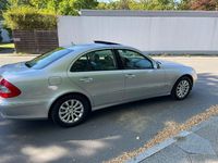 Gebraucht Mercedes E200 Elegance 184 PS (135 kW) 2007 Silber Limousine