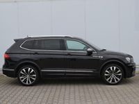 Gebraucht VW Tiguan Allspace R-line 239 PS (175 kW) 2021 Deep black perleffekt SUV