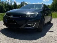 Gebraucht Opel Astra Edition 179 PS (131 kW) 2012 Schwarz Limousine