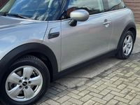 Gebraucht Mini Cooper Essential 136 PS (100 kW) 2023 Silber Kleinwagen