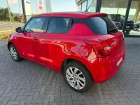 Gebraucht Suzuki Swift Comfort 83 PS (61 kW) 2023 Bright red Kleinwagen