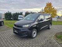 Neu Opel Combo 131 PS (96 kW) 2025 Lackierung schwarz perla nera/typ aussenverkleidung metalliclackierung Limousine