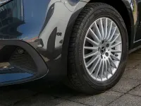 Gebraucht Mercedes V250 Style 190 PS (139 kW) 2025 Grau Van / Kleinbus